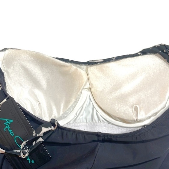 Nwt Aqua Green 1 Piece Flattering Ruched Front Swimsuit Black White SZ 18W - Picture 4 of 7